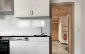 Kühlschrank, Herdplatte, Geschirrspüler