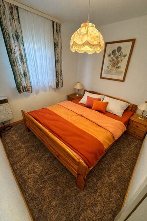 2 chambres, fer et planche à repasser, literie fournie