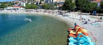Holiday apartment 100 m from the beach