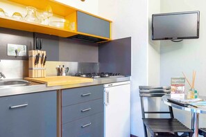 Refrigerador, parrilla de estufa y congelador 