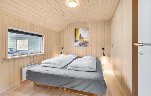 4 bedrooms, travel cot, free WiFi