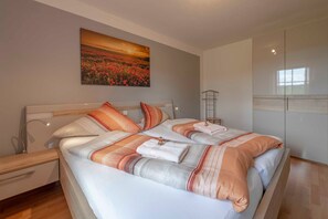 1 bedroom, in-room safe, travel cot, WiFi