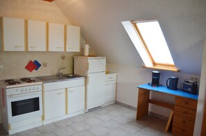 Kühlschrank, Mikrowelle, Ofen