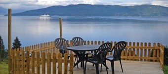 Lovely home in Vågstranda