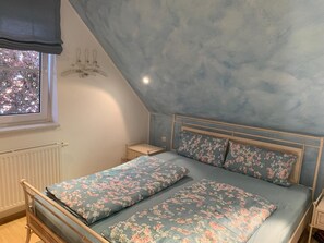 2 室のベッドルーム、WiFi、ベッドシーツ