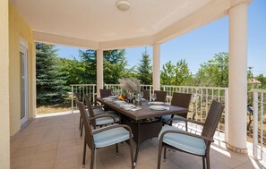 Outdoor dining - Beautiful home in Vinjani Donji (Vinjani Donji)
