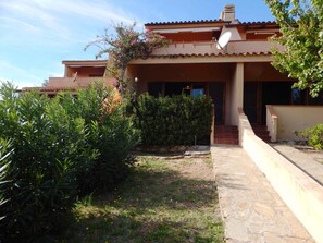 Exterior - Holiday apartment with terrace and in a quiet location (Porto Istana)