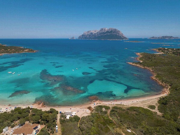 Beach nearby - Holiday apartment with terrace and in a quiet location (Porto Istana)