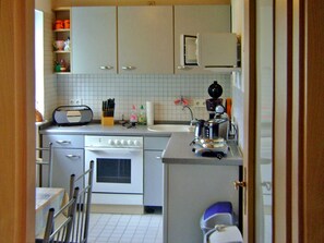 Unclassified image, 4 of 11, button