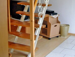 Unclassified image, 2 of 11, button