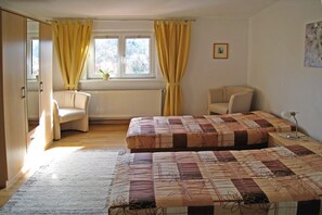 2 habitaciones, cuna de viaje, wifi y ropa de cama 