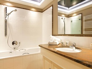 Shower, hair dryer, towels - Prahl Hüs 2 from A&M - Prahl Hüs 2 (Kampen (Sylt))
