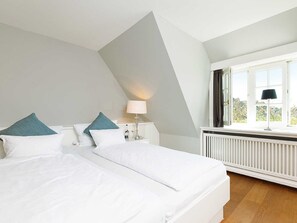 2 Schlafzimmer, Zimmersafe, Bügeleisen/Bügelbrett, Reisekinderbett