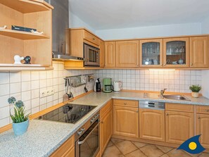 Fridge, microwave, oven, dishwasher - Blue hour, Germany (Heringsdorf)