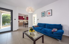 TV - 2 bedroom beautiful apartment in Rabac (Rabac)