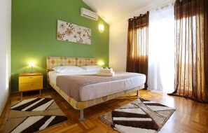 4 bedrooms, free WiFi, bed sheets