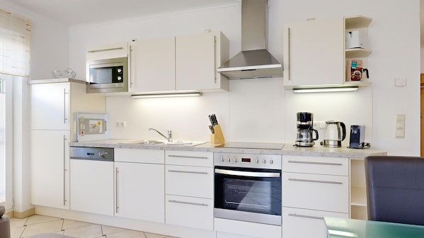 Køleskab, mikrobølgeovn, ovn, opvaskemaskine