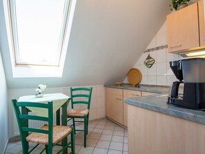 Four, cafetière/bouilloire, bouilloire électrique, grille-pain