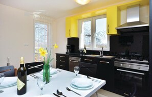 Fridge, stovetop, dishwasher, coffee/tea maker - 4 bedroom awesome home in Lecevica (Lecevica)