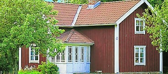 2 bedroom lovely home in Malmbäck