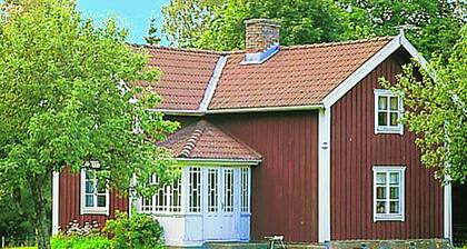 2 bedroom lovely home in Malmbäck
