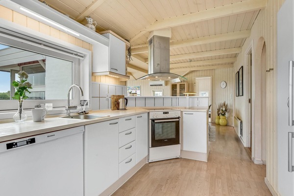 Refrigerador, placa de cocina, lavavajillas, cafetera/tetera