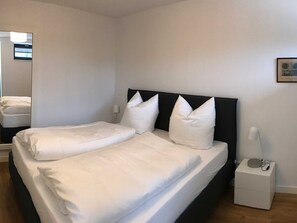 2 slaapkamers, een bureau, wifi, beddengoed