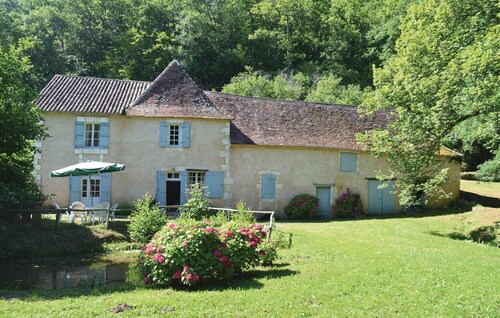 Amazing home in Mouleydier