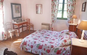 3 bedrooms, free WiFi, bed sheets