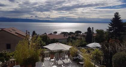 Holiday apartment with sea view