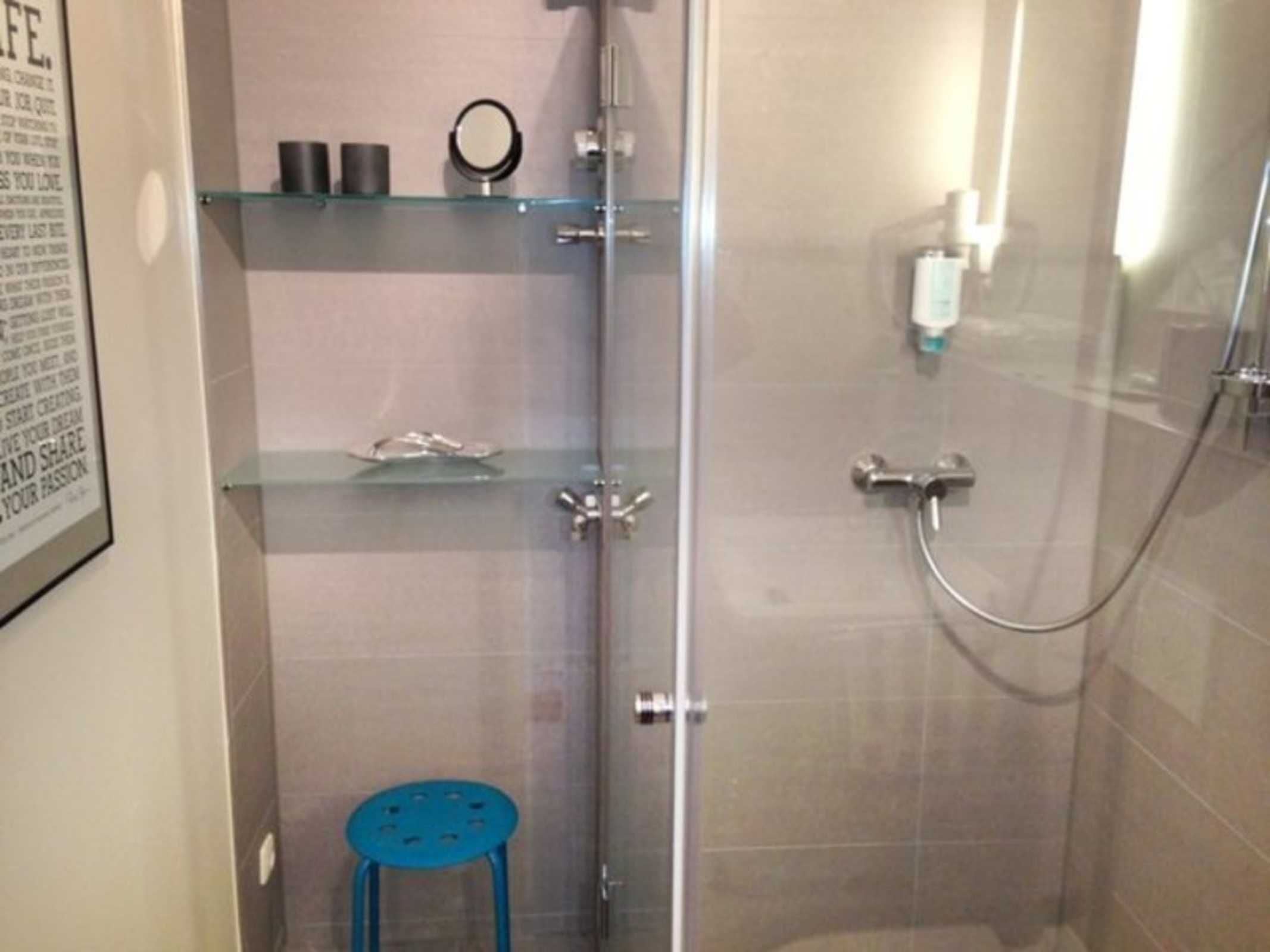 Haartrockner, Handtücher, Seife