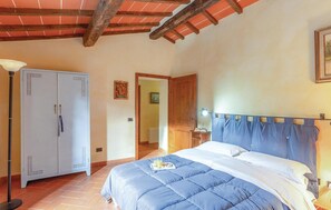 3 slaapkamers, reisbedje, gratis wifi, beddengoed