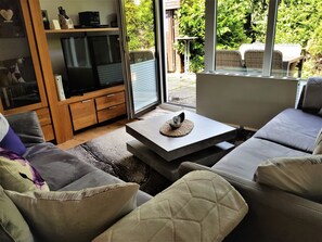 Unclassified image, 2 of 16, button