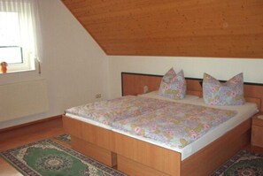 3 chambres, lit parapluie, Wi-Fi, draps fournis