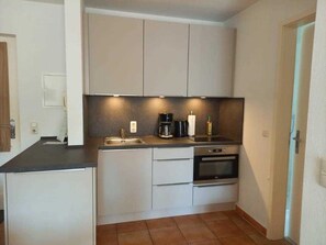 Fridge, oven