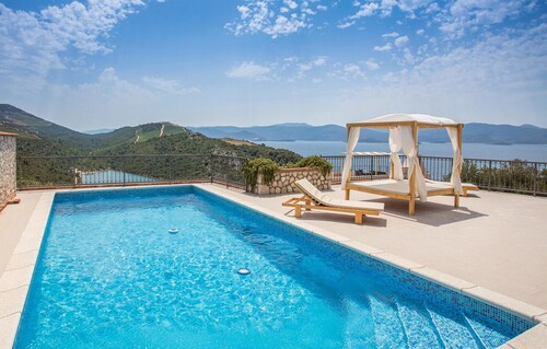 Nice home in Kremena with sauna