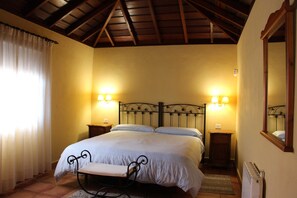 2 bedrooms, in-room safe, travel cot, WiFi