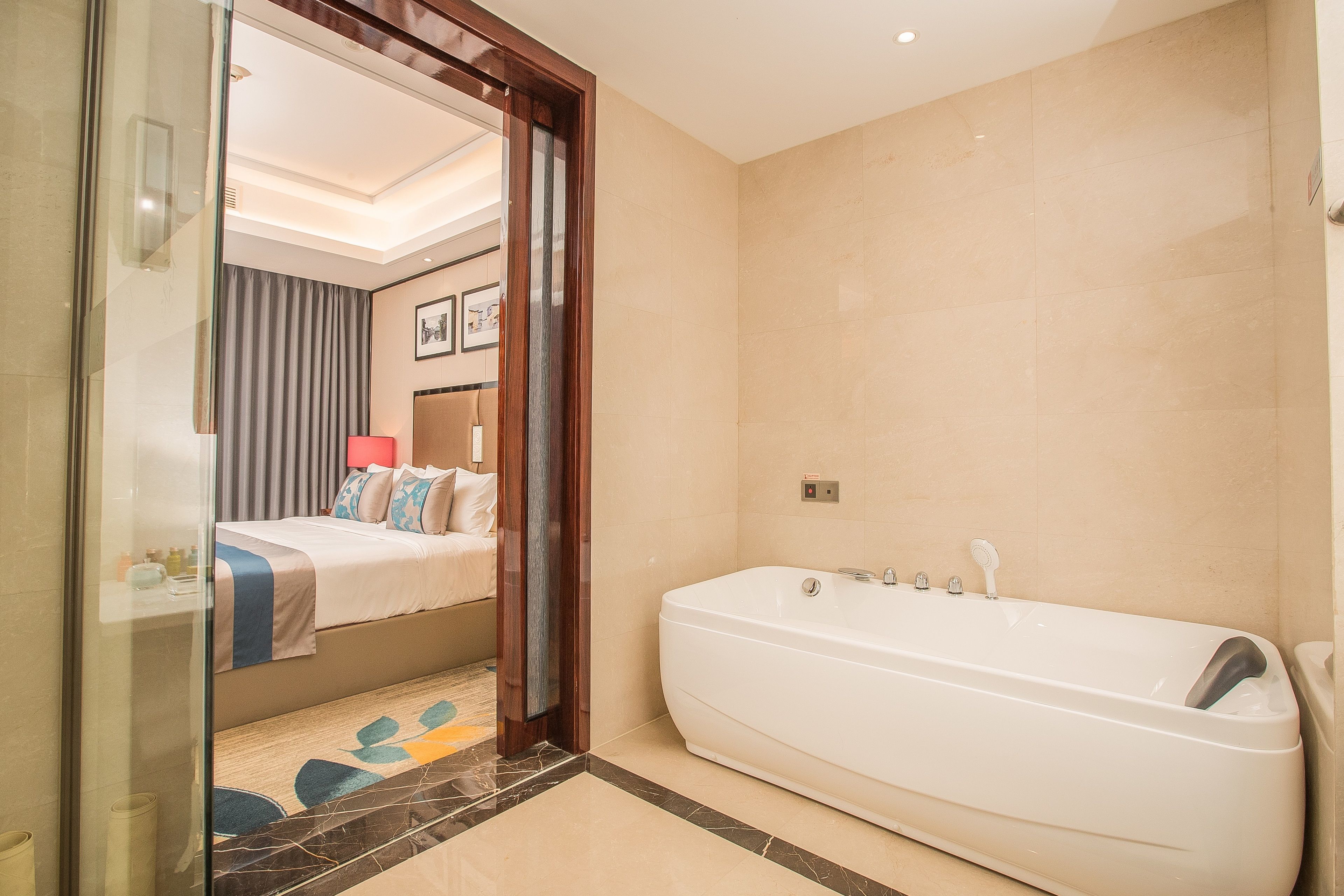 Design-Suite | Komfortbadewanne