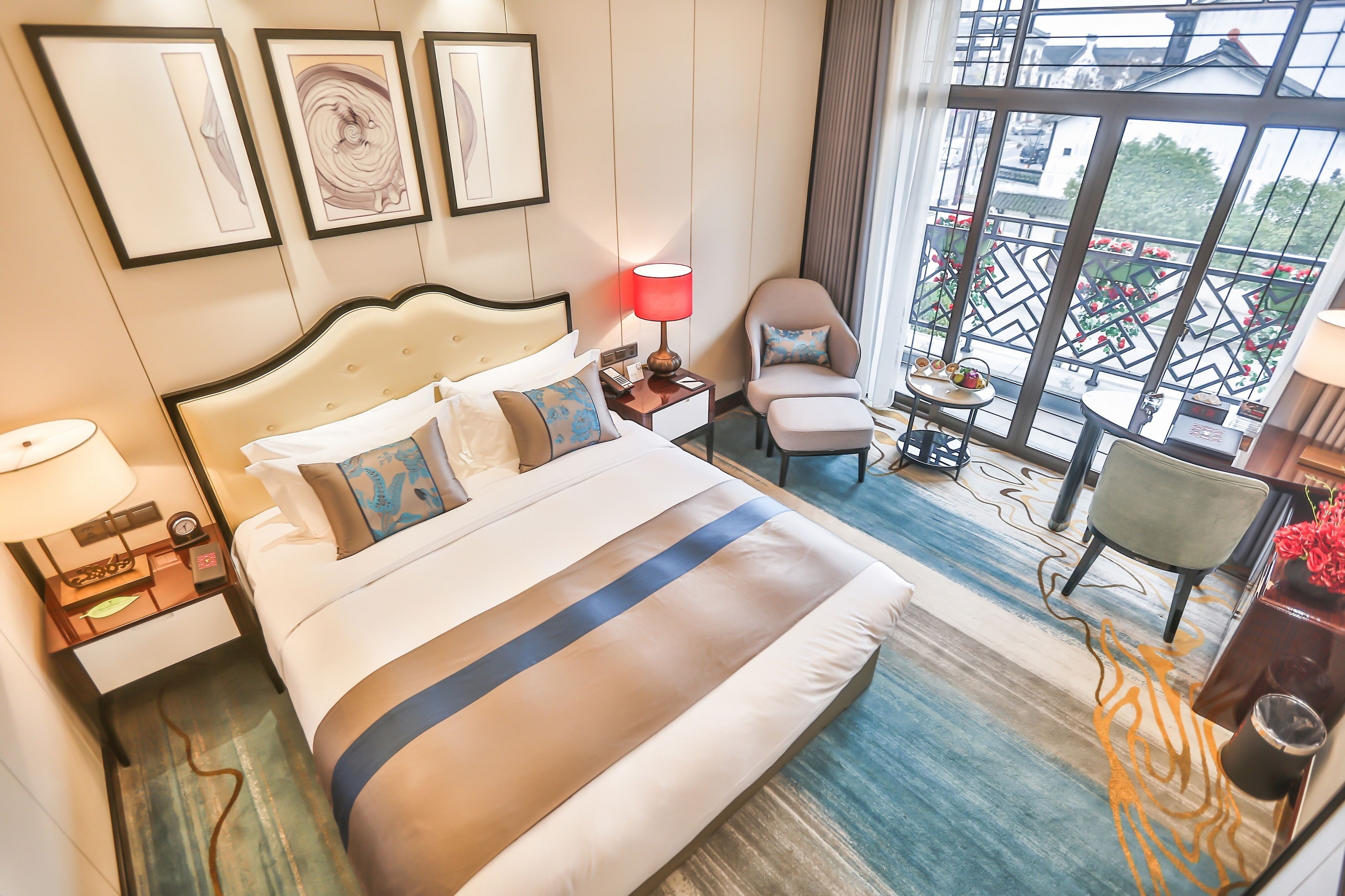 Standard Double Room | Meja, langsir/tirai gelap terus, Wi-fi percuma 