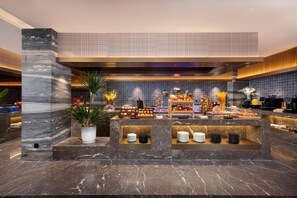 2 restaurants, breakfast, lunch, dinner served; Chinese cuisine  - Wuzhen Yourge Garden Hotel (Jiaxing)