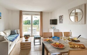 Dining - Lovely home in Talmont Saint Hilaire (Talmont Saint Hilaire)