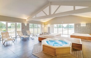 pool - Lovely home in Talmont Saint Hilaire (Talmont Saint Hilaire)