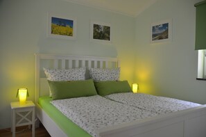 2 bedrooms, WiFi, bed sheets