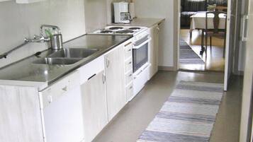 Refrigerador, parrilla de estufa, lavavajillas y cafetera y tetera