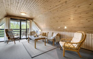 Fernseher, Kamin, DVD-Player