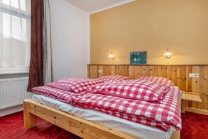 2 Schlafzimmer, Reisekinderbett, WLAN, Bettwäsche
