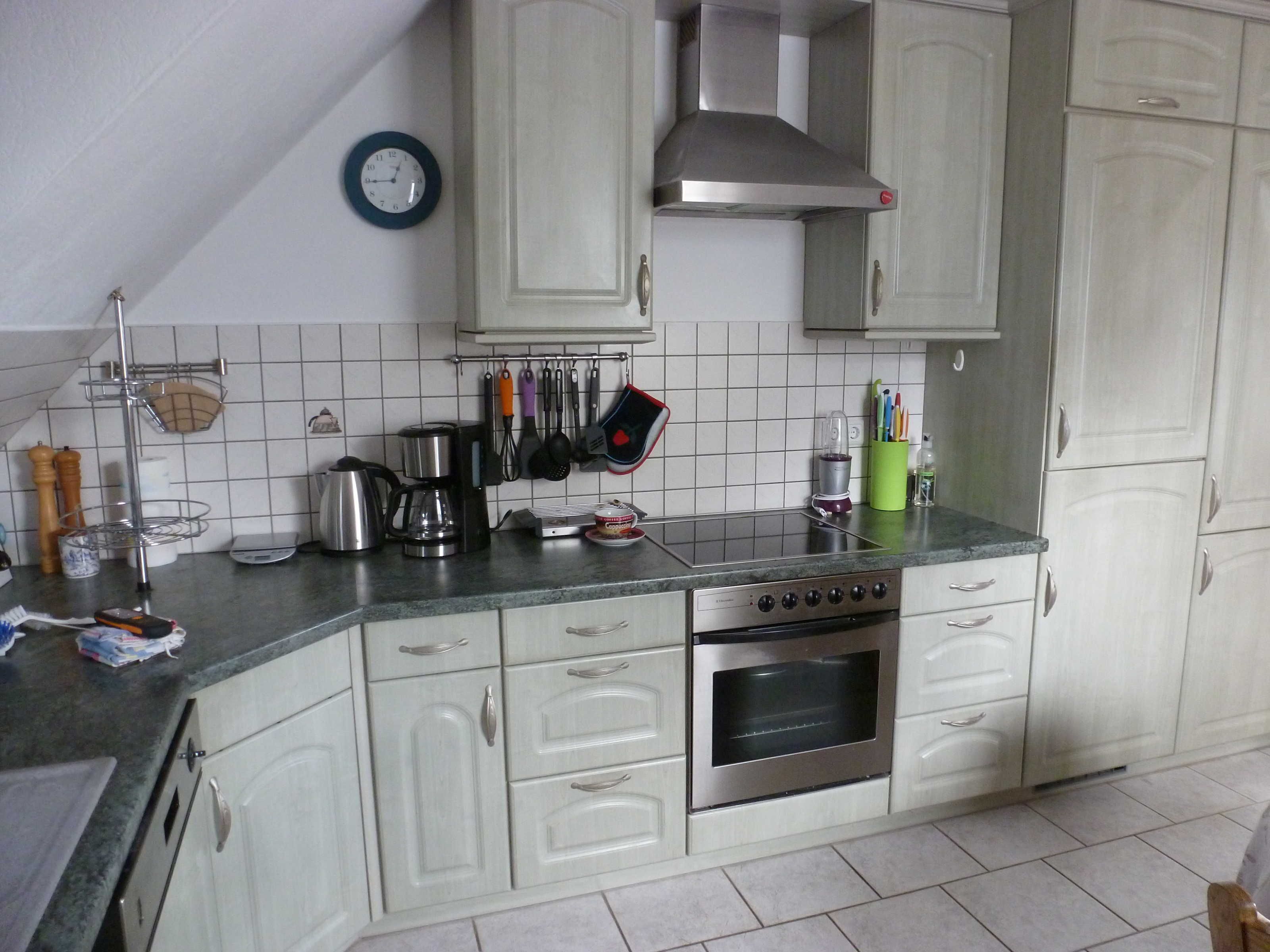 Kühlschrank, Mikrowelle, Ofen, Geschirrspüler