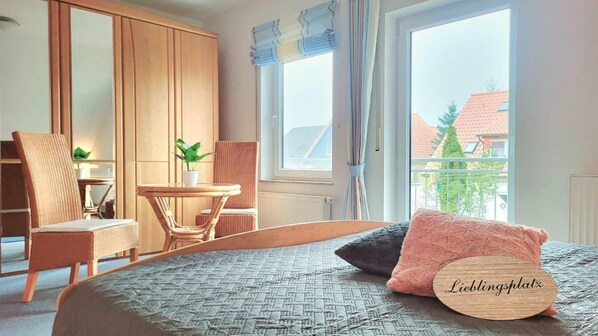 2 bedrooms, travel cot, WiFi