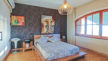 4 slaapkamers, reisbedje, gratis wifi, beddengoed