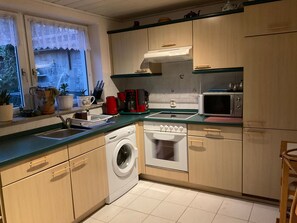 Kühlschrank, Mikrowelle, Ofen